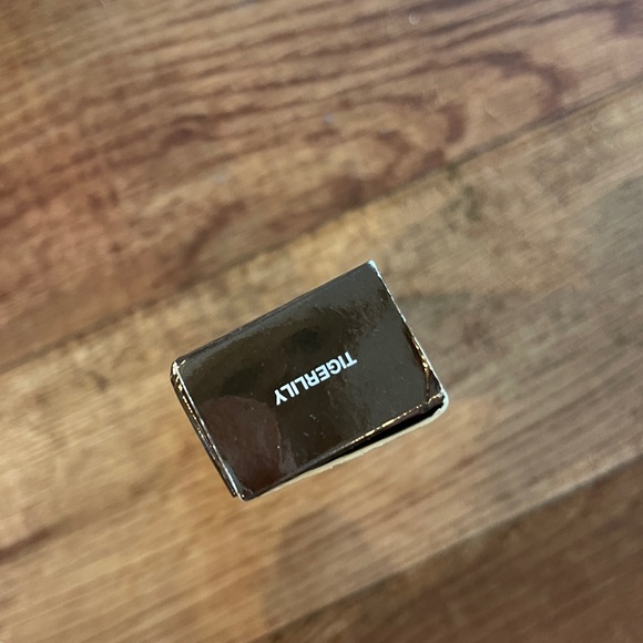 Becca tigerlily glow gloss new lip gloss - Picture 4 of 6